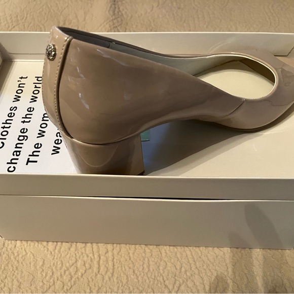Anne Klein Peep-toe Block-heel pumps, Nude - Picture 2 of 5